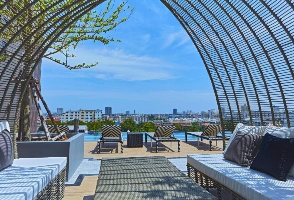 Готель Chezzotel Pattaya 4*