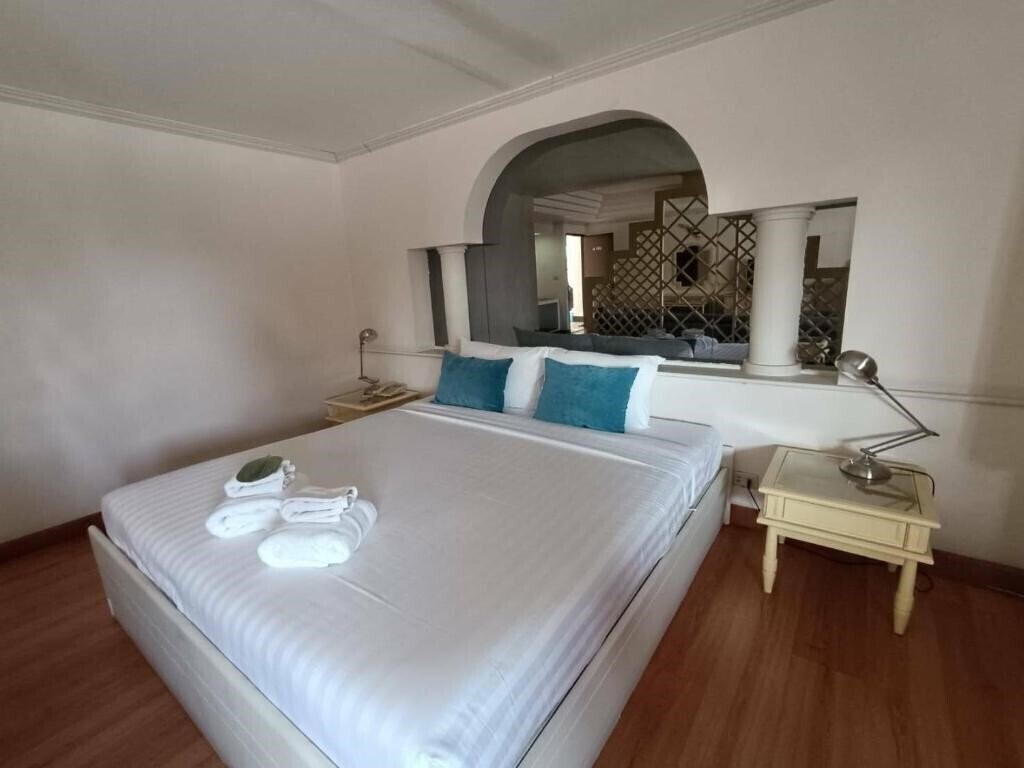 Zdjęcie MIKE HOTEL 2*