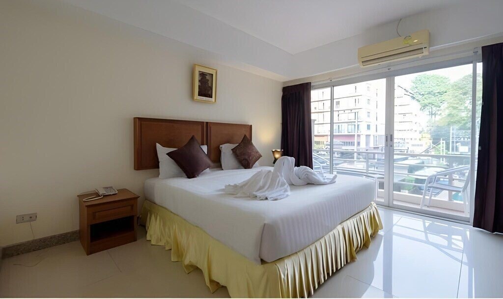 Zdjęcie Rajadhani Hotel Pattaya 3*