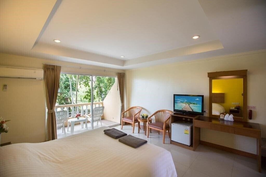 Фото Twin Palms Resort 3*