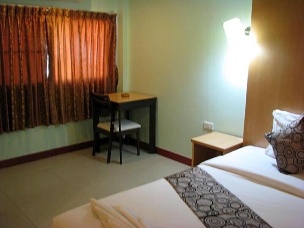 Фото Siam Platinum Pattaya Hotel 3*