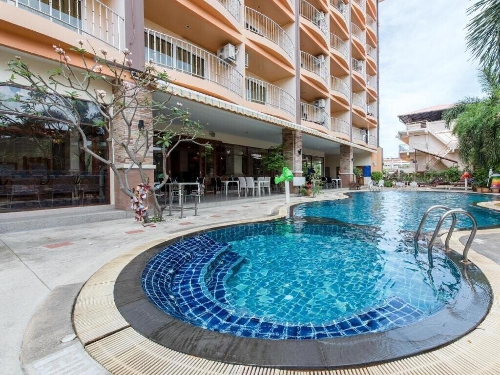 Фотографія Siam Platinum Pattaya Hotel 3*
