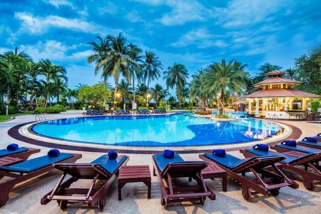 Obraz Cholchan Pattaya Beach Resort 4*