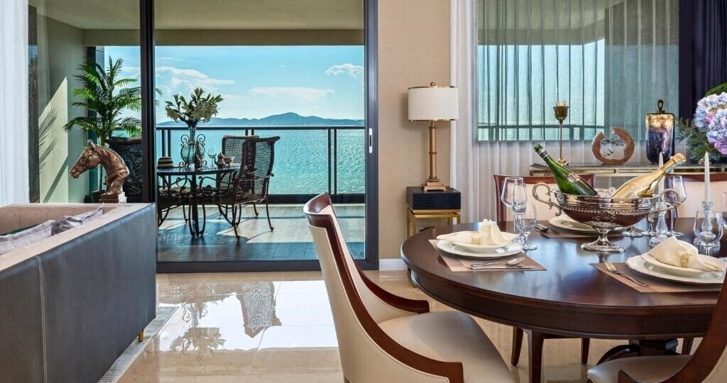 Hotel The Elysium Pratumnak Pattaya 5*