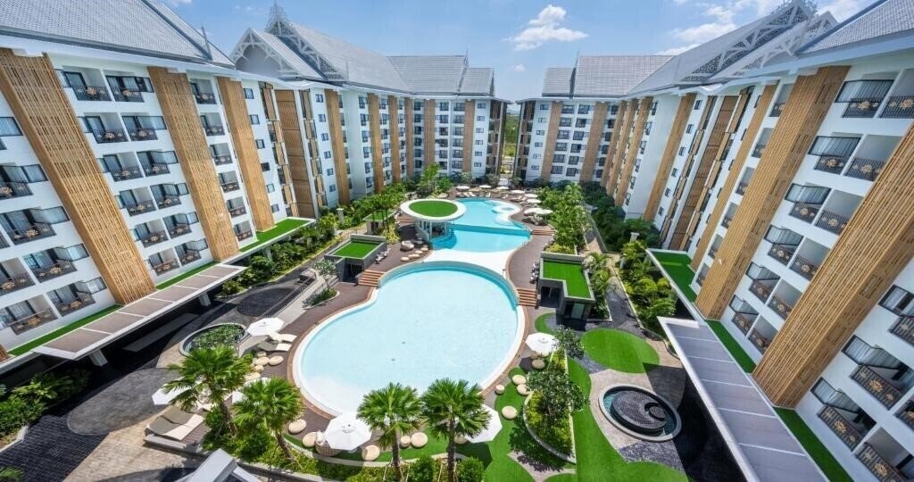 Отель Wyndham Jomtien Pattaya 5*