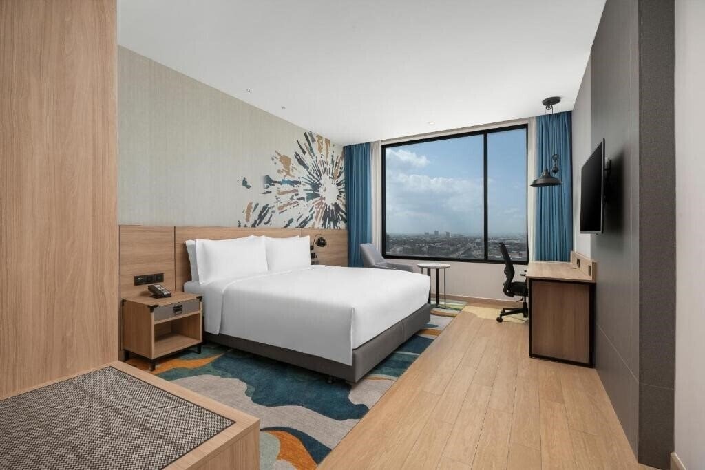 Zdjęcia Holiday Inn & Suites Siracha Laemchabang 4*