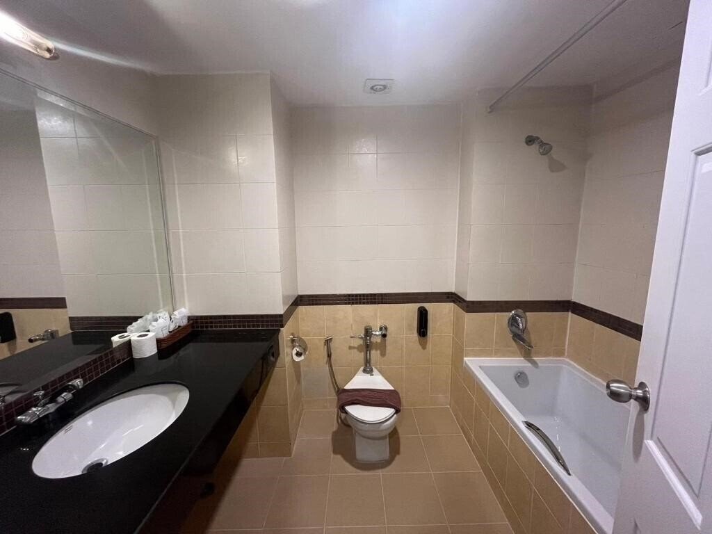 Фотографія Crown Pattaya Beach Hotel 3*