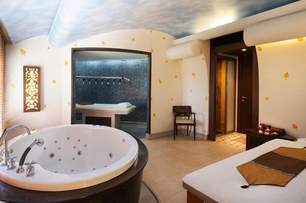 Фотографія Springfield Village 4*