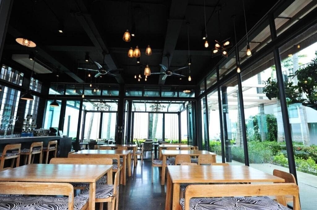 Готель Eco Moment Beach Resort 3*