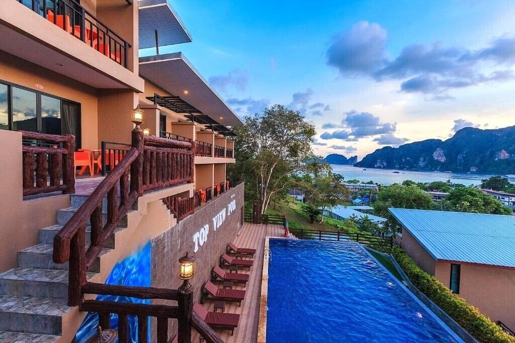 Готель Phi Phi Top View Resort Hotel 3*