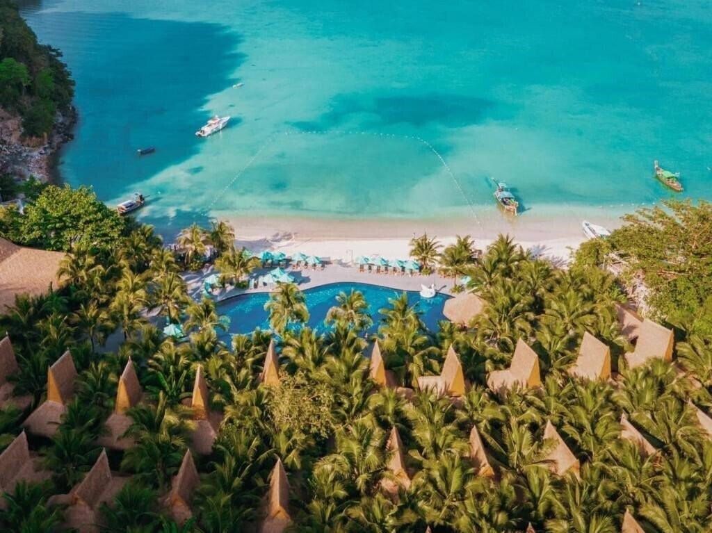 Готель Phi Phi Coco Beach Resort 4*