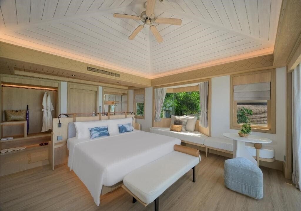 Hotel Centara Villas Phi Phi Island 4*