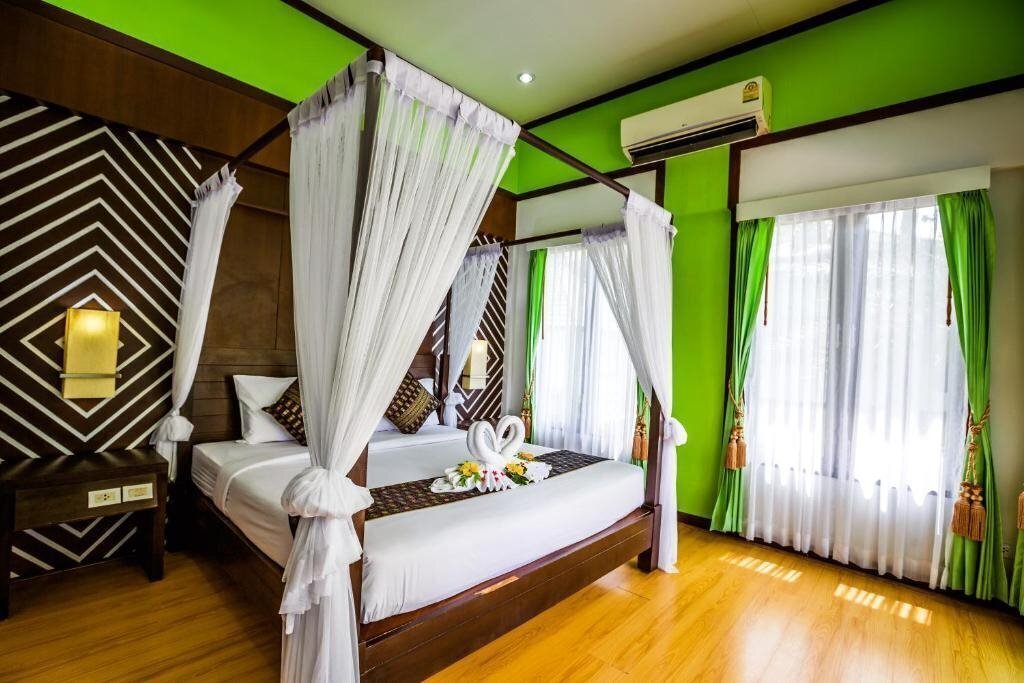 Фото Andaman Beach Resort - Phi Phi 4*