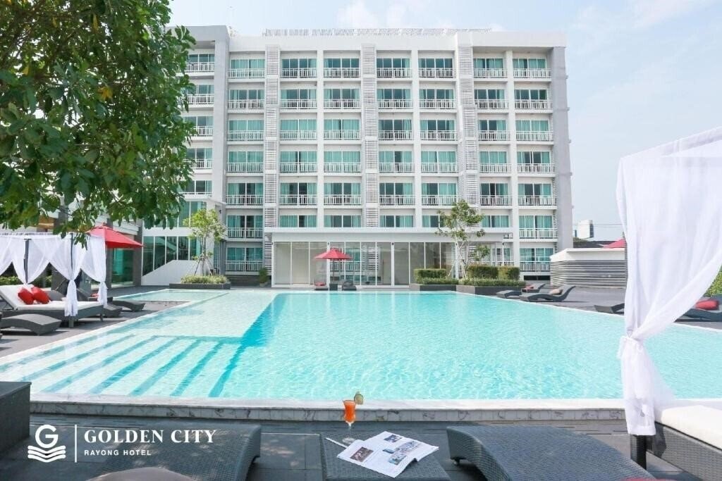 Готель Golden City Rayong 3*