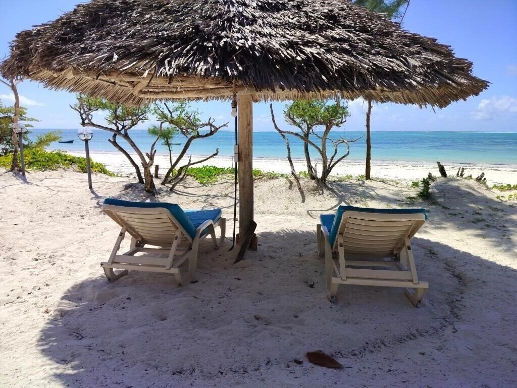 Hotel Kilimani Kwetu Beach Hotel 3*