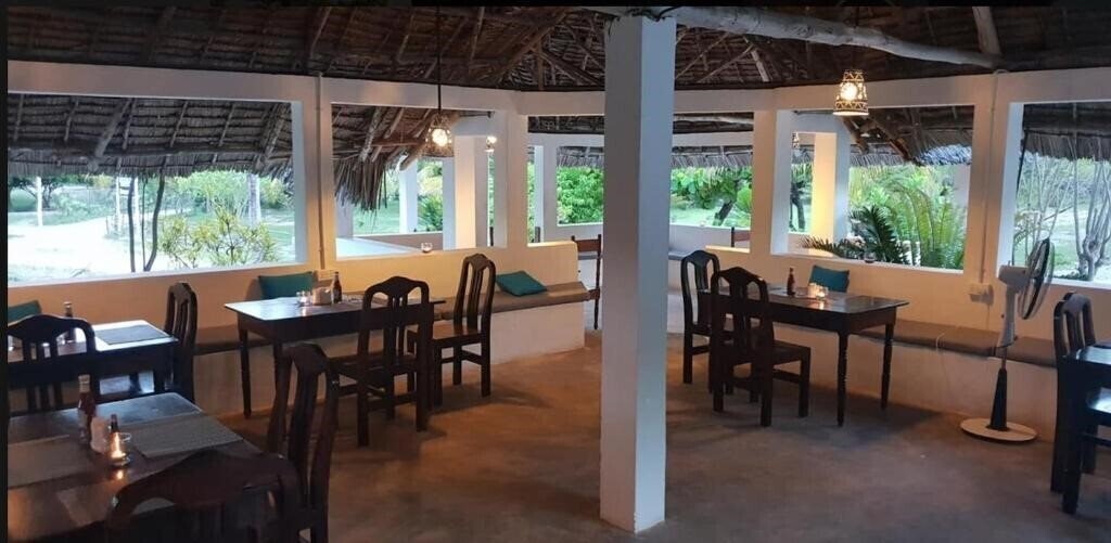 Zdjęcie Kilimani Kwetu Beach Hotel 3*