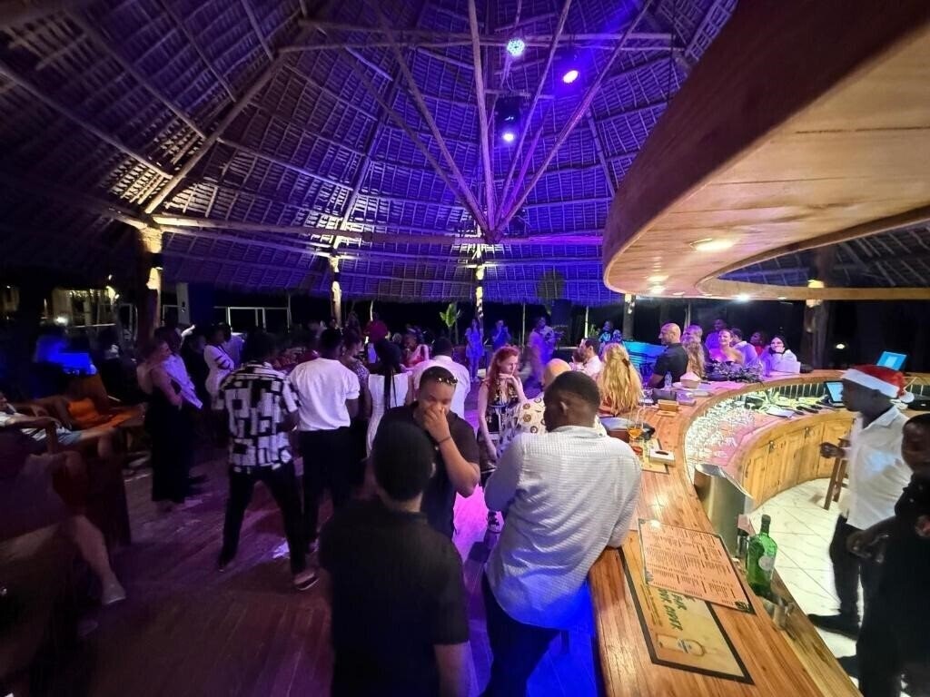 Zdjęcie Tiki Beach Club & Resort 4*