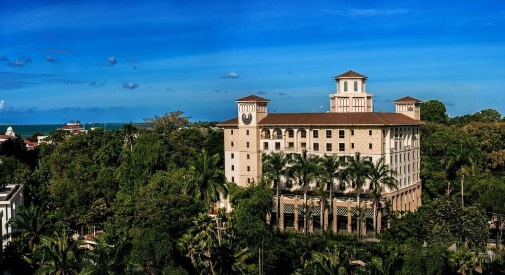 Готель Southernsun Dar Es Salaam 4*