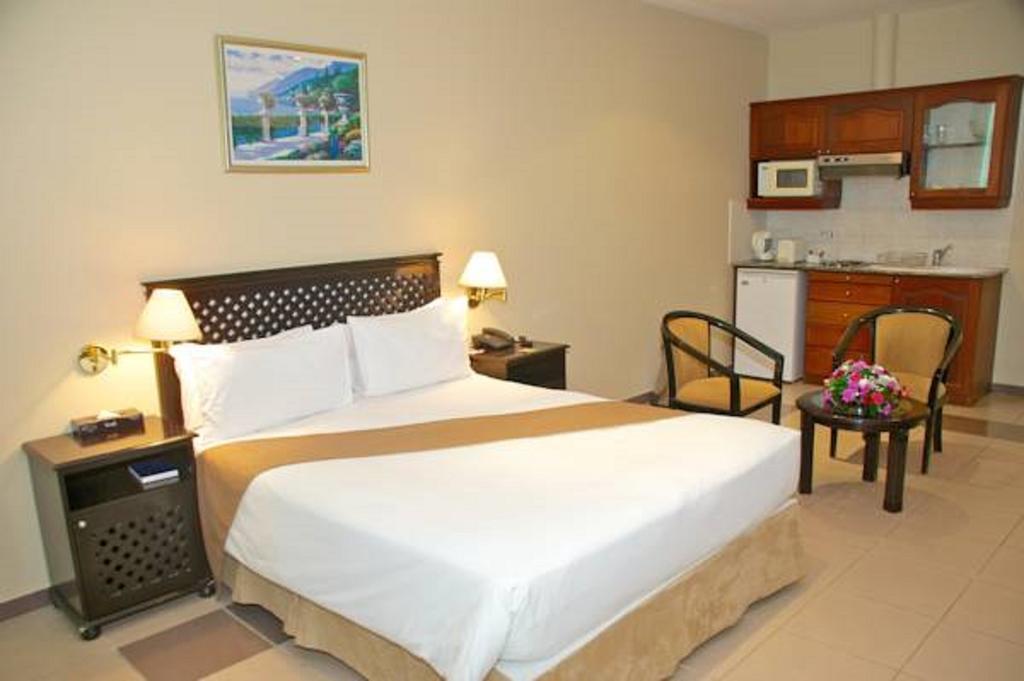 Фото Harbour View Suites Hotel 4*