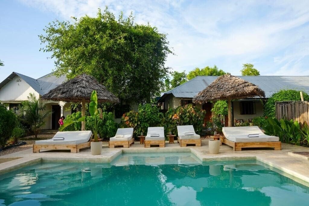 Отель Kendwa Breezes Beach Resort 3*