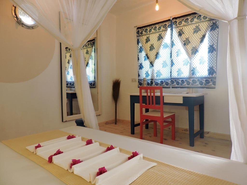 Zdjęcie Paje By Night 3*