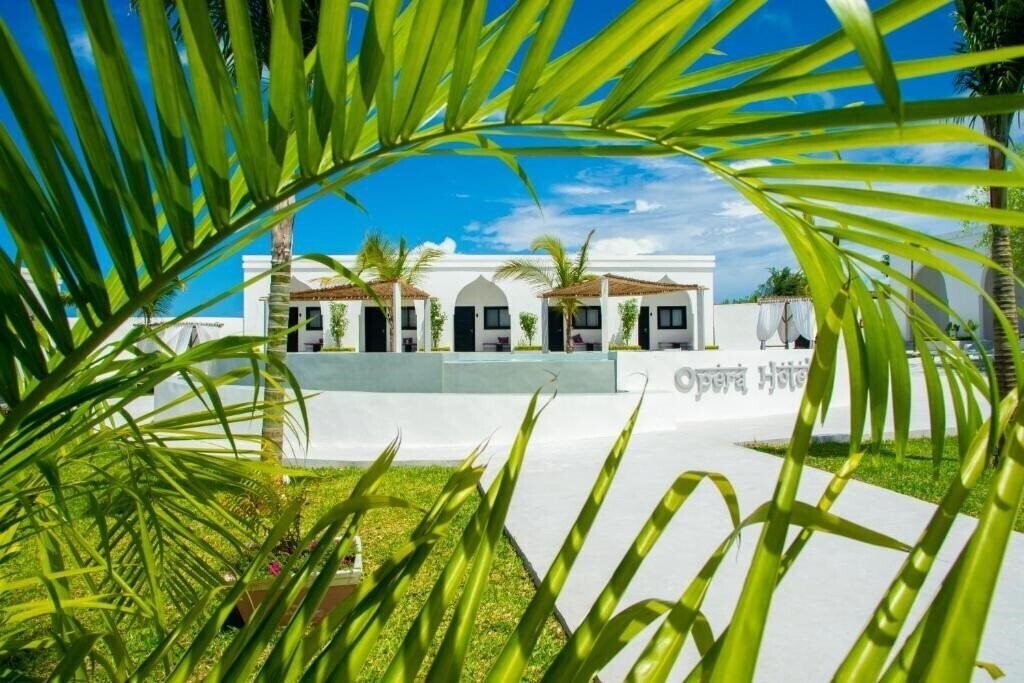 Отель Opera Hotel Nungwi 3*