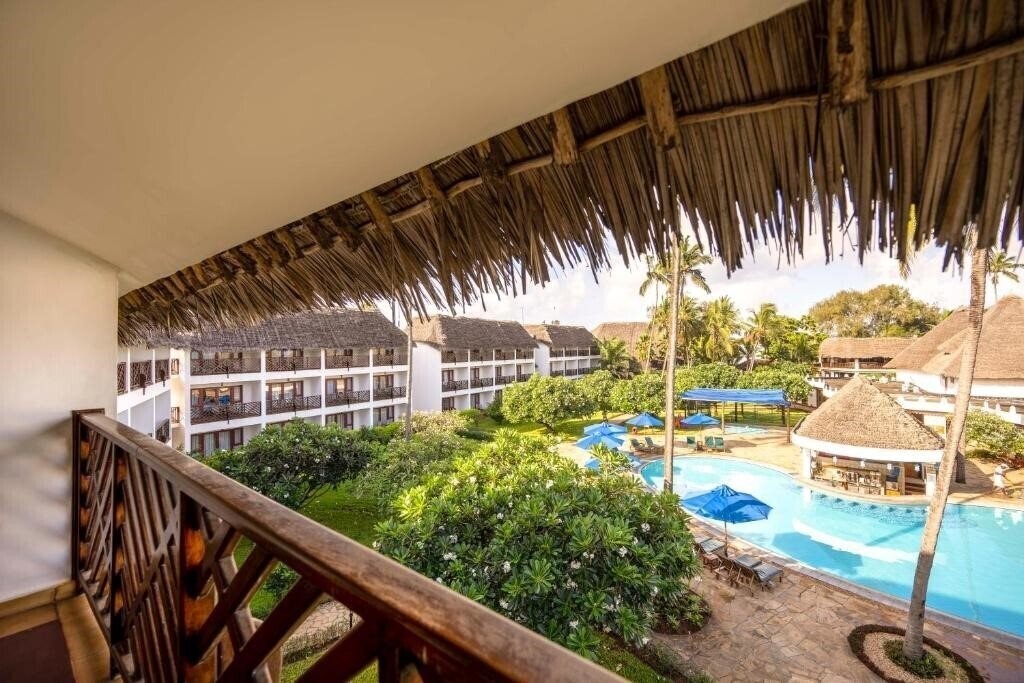 Zdjęcie Nungwi Beach Resort by Turaco 4*