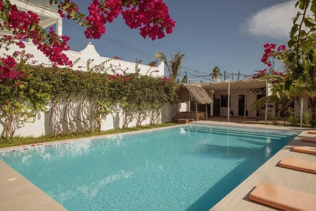 Готель Paje White House 5*