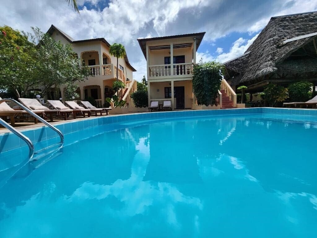 Картинка Seagull Nungwi Resort 3*