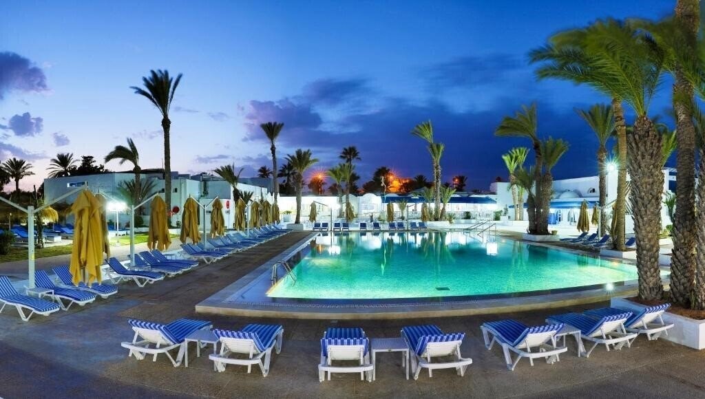 Фото Hari Club Beach Resort 4*