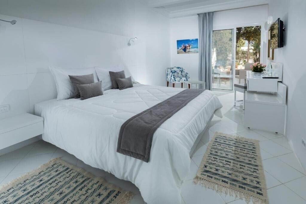 Фотография Hari Club Beach Resort 4*
