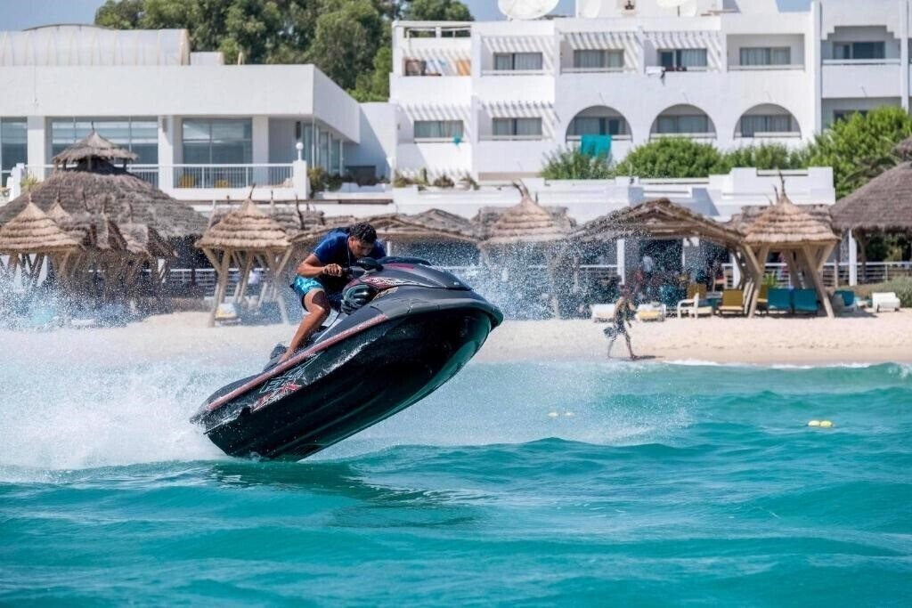 Zdjęcie Les Orangers Beach Resort & Bungalow 4*