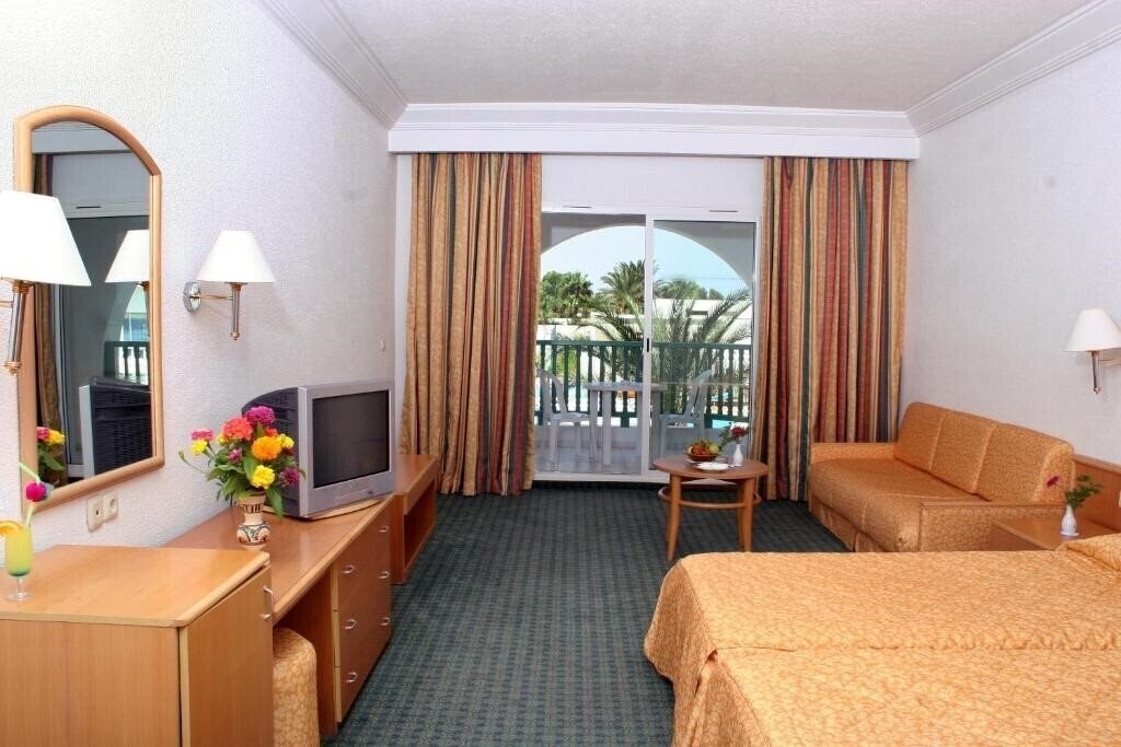 Готель El Mouradi Skanes 4*