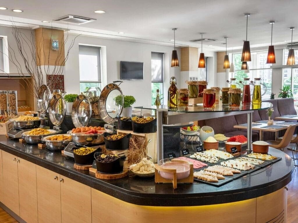 Готель Ibis Adana 3*