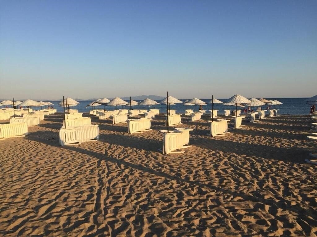 Фото Ayvalik Cinar Hotel 3*