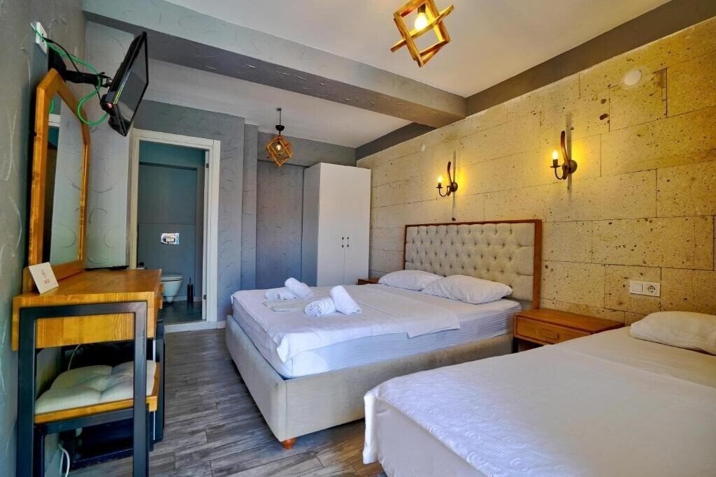 Zdjęcie La Mira Suites Otel Alacatı (ex. La Mira Suites Hotel Cesme, La Mira Suites) 3*