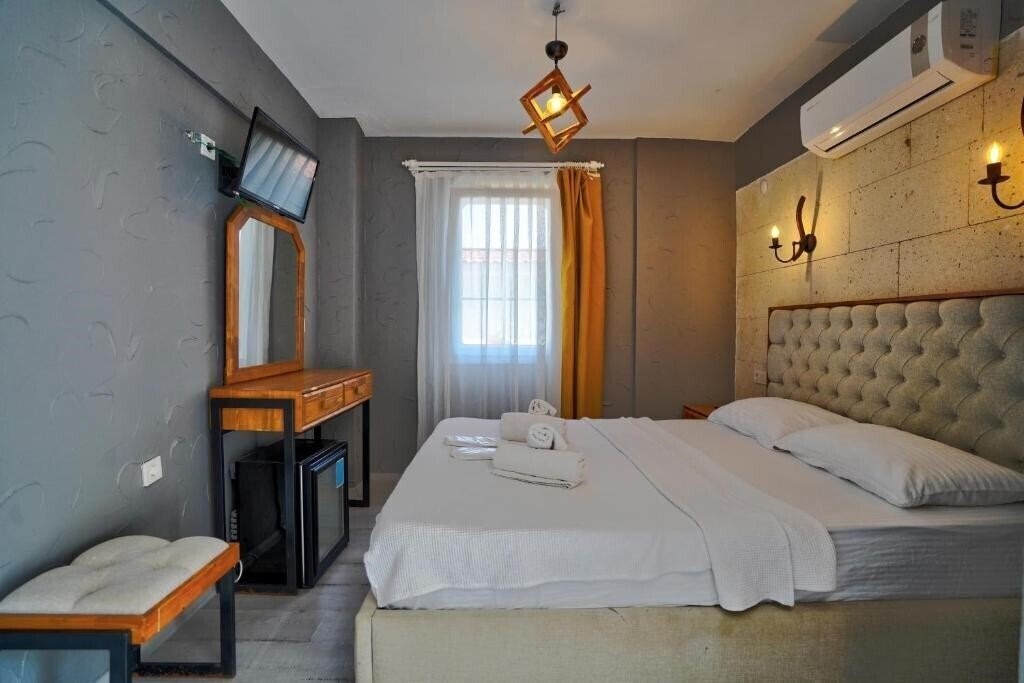 Zdjęcie La Mira Suites Otel Alacatı (ex. La Mira Suites Hotel Cesme, La Mira Suites) 3*