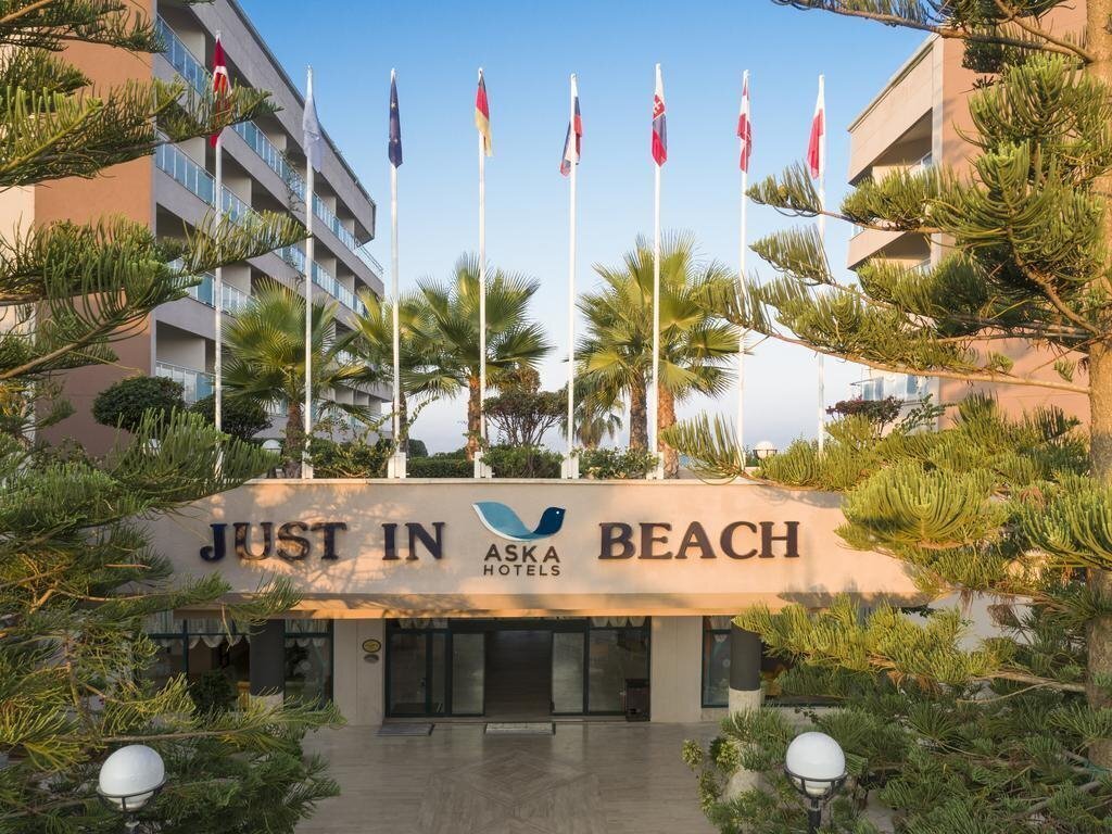Готель Aska Just In Beach Hotel 5*
