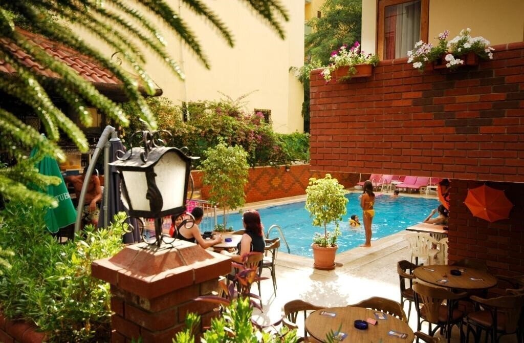 Готель Bilkay Hotel (ex. Kleopatra Bilkay Hotel) 3*
