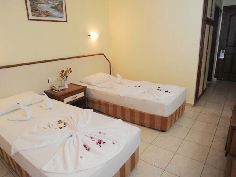 Фото Alperbey Hotel 3*