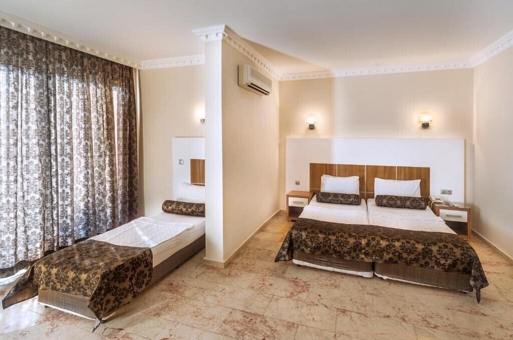 Фотографія Saritas Hotel 4*