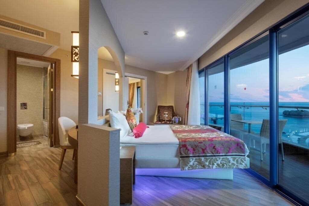 Zdjęcie Granada Luxury Okurcalar (ex. Granada Luxury Resort Spa & Thalasso) 5*