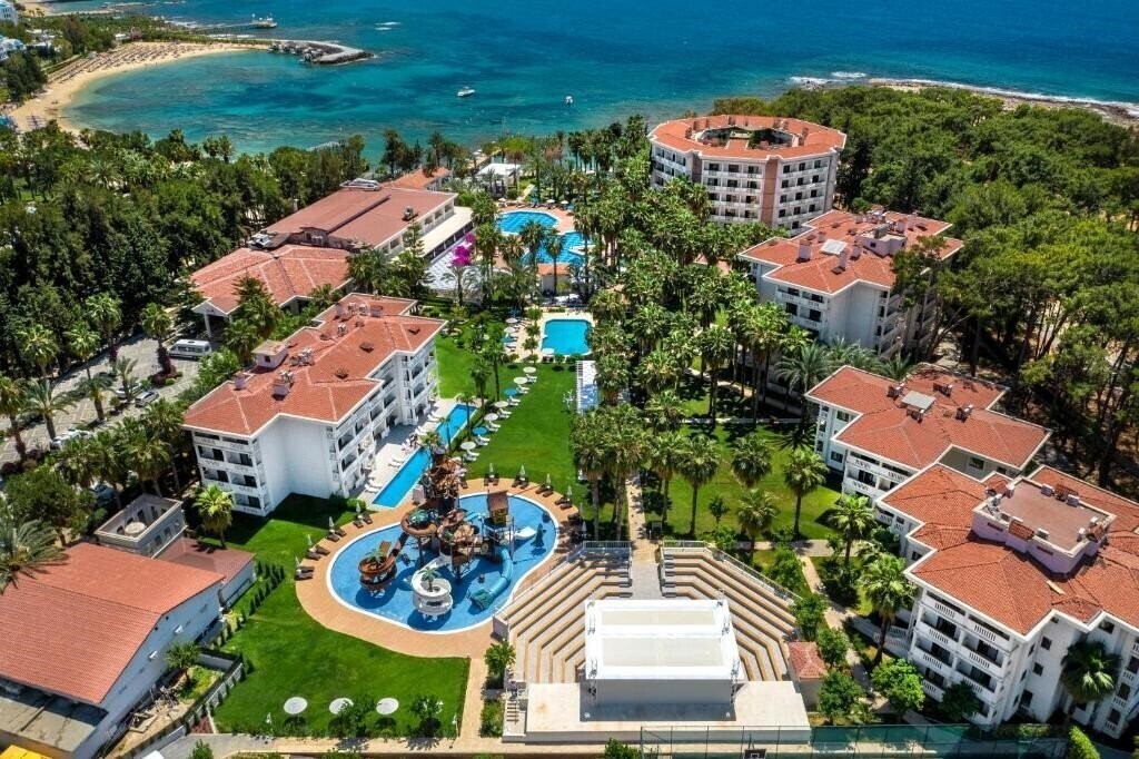 Готель Utopia Resort & Residence (ex. Alara Park Residence) 5*