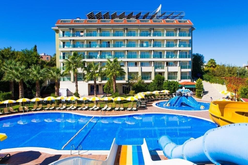 Готель Gardenia Beach 4*