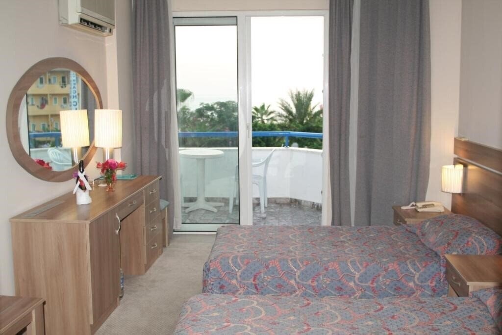 Фото Elysee Beach Hotel 3*