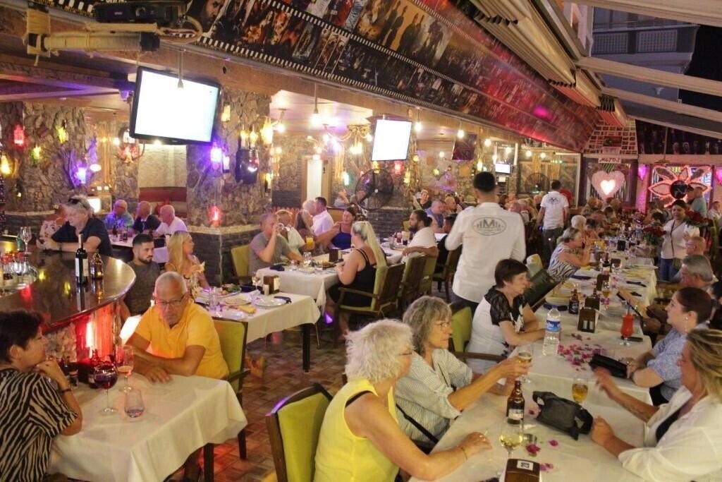 Zdjęcie Mitos App & Hotel 3*