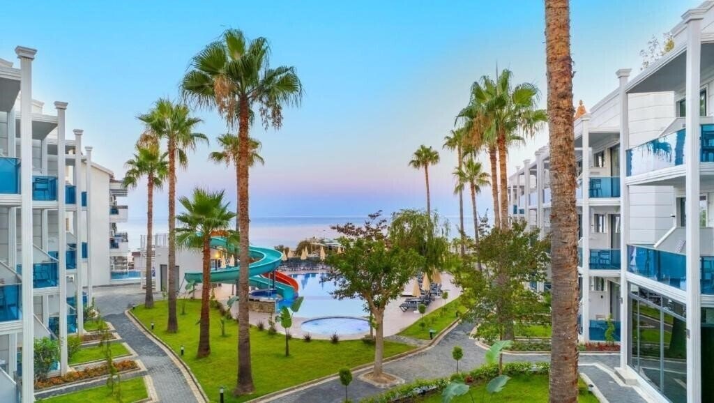 Zdjęcie Eflina Resort Hotel & SPA (ex. Alanya Ladies Garden Hotel, Lion Hotel, Club Rasputin, Club Eva Hotel, Club Fiesta, Iso Asi Turkler) 3*