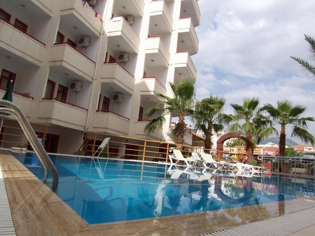 Zdjęcie Semiz Apart Hotel (ex. Semiz Hotel) 3*