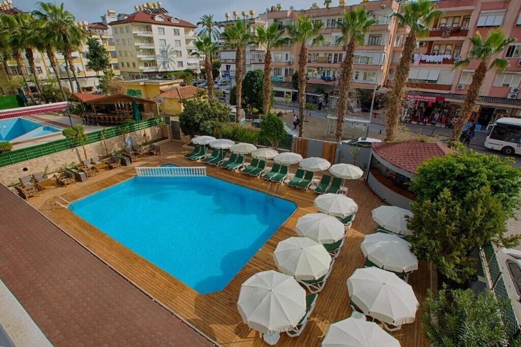 Hotel HMA Hotel & Suites 3*