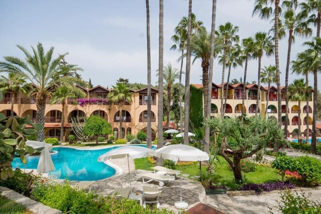 Фотографія Club Tropical Beach Hotel (ex. Club Tropical Paradise & SPA, Green Paradise Beach Hotel, Tropical Hotel Konaklı) 4*